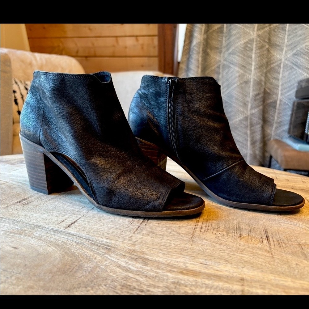 Lucky Brand Softest Black Leather Peep-Toe Ankle Booties Boots 11